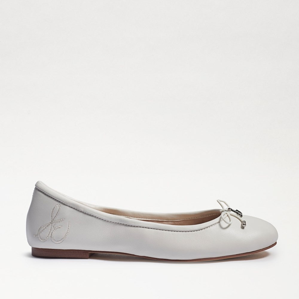 White Felicia Flat