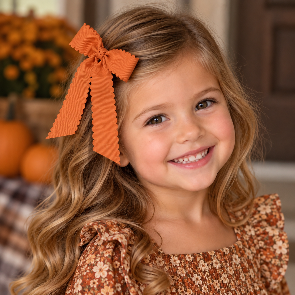 Medium Scalloped Hair Bow W/ Tails