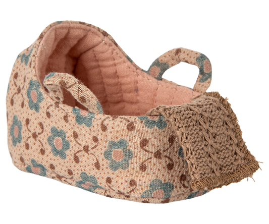 Carry Cot Baby Mouse
