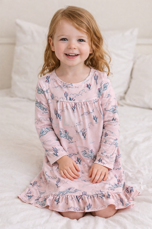 Long-sleeved Annie Oakley Nightgown