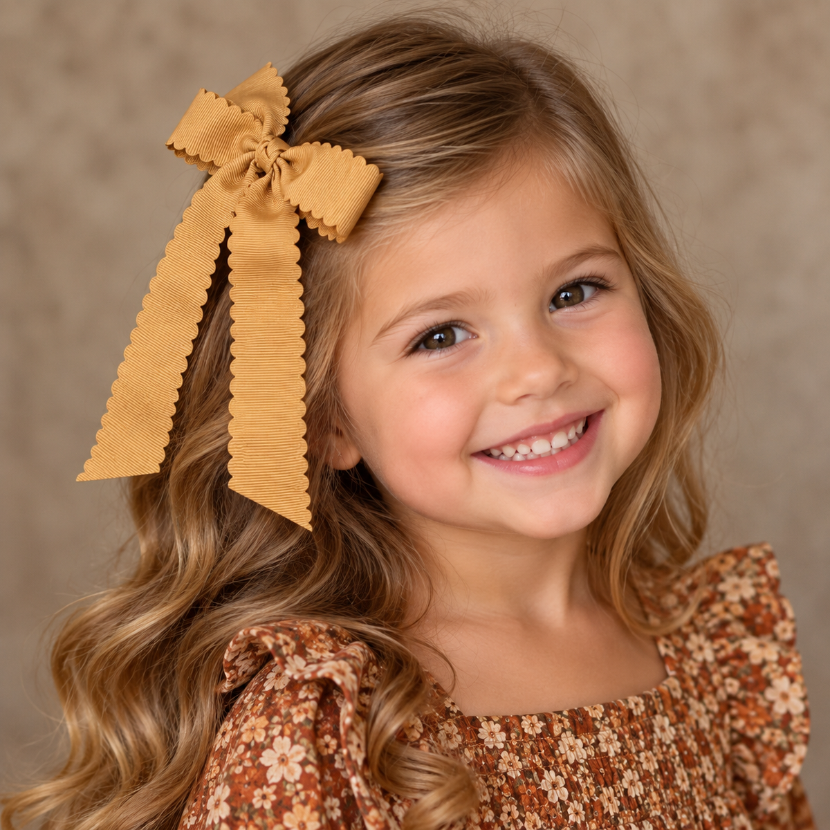 Medium Scalloped Hair Bow W/ Tails