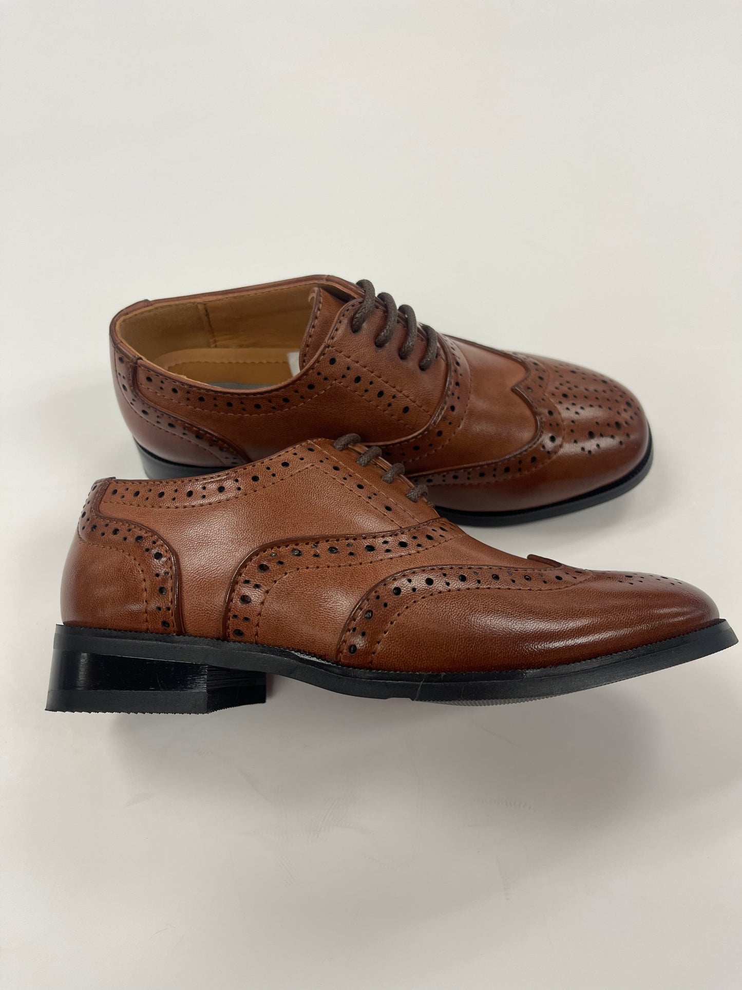 S122 Wingtip Brown